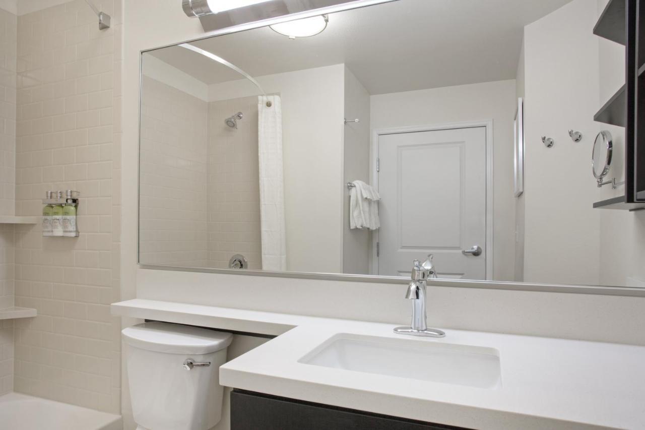Candlewood By Ihg Hotel Pueblo
